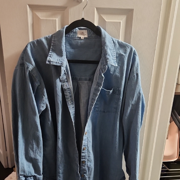 One Wednesday Jilly box Blue Denim Shirt - Picture 3 of 4